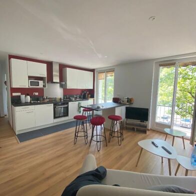 Appartement 2 pièces 758 €
