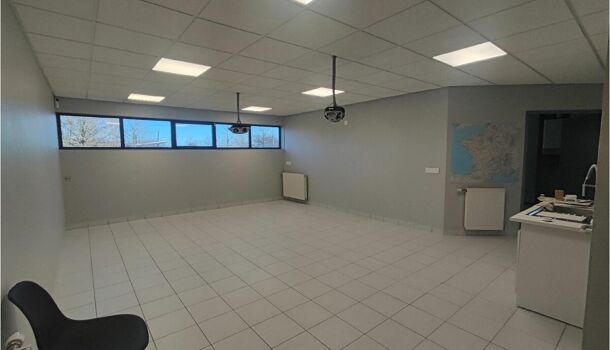 Local d'activit&eacute;s 12 pièces  à vendre Ancinnes 72610