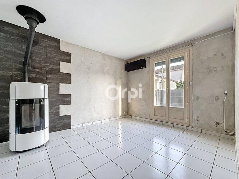 Maison entièrement rénovée, secteur nord, 3 chambres avec piscine — photo 1