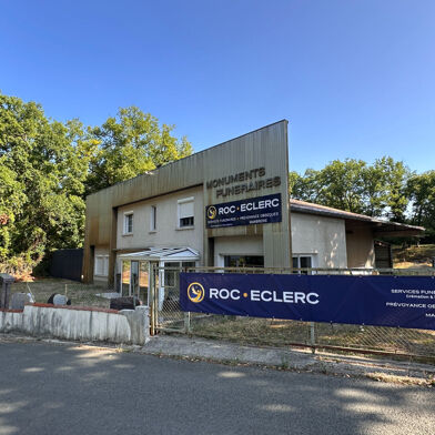 Commerce 10 pièces 367500 €