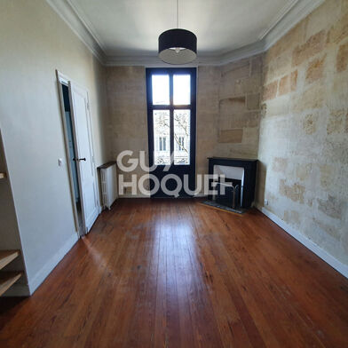 Appartement 3 pièces 895 €