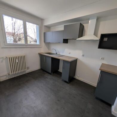 Appartement 4 pièces 695 €