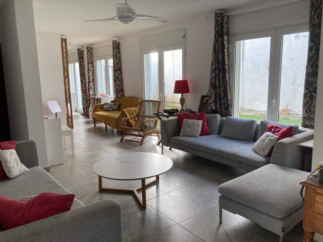 Saint-Denis : appartement avec terrasse 4 chambres à acheter — photo du bien