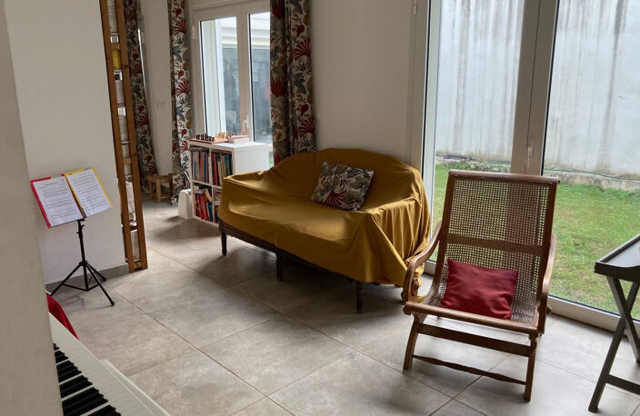 Saint-Denis : appartement avec terrasse 4 chambres à acheter — photo 2