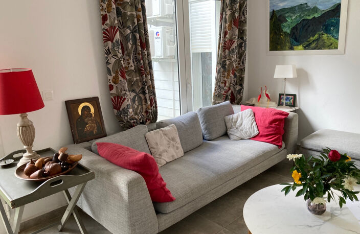 Saint-Denis : appartement avec terrasse 4 chambres à acheter — photo 3