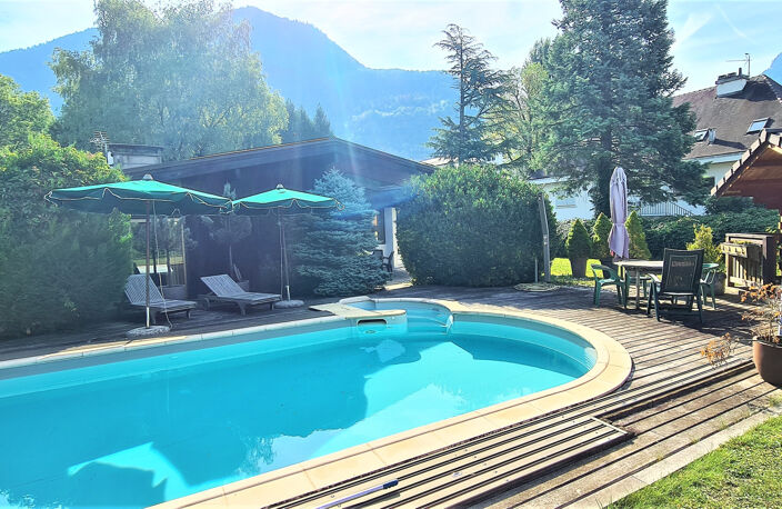 Cluses   Villa d'architecte de plain-pied avec piscine, proc — photo 2