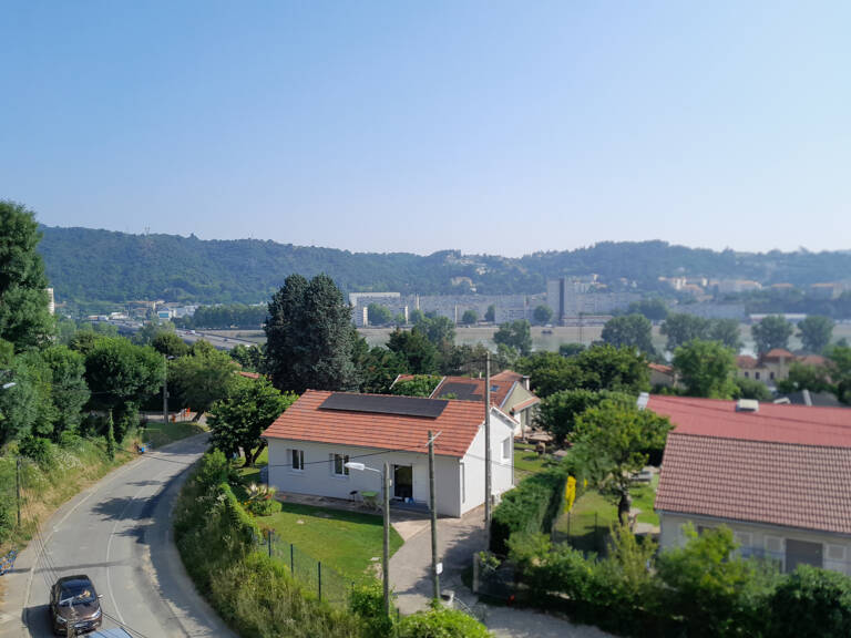 Appartement T3 de 62,5m2 -r Saint Romain en Gal - terrasse - — photo 1