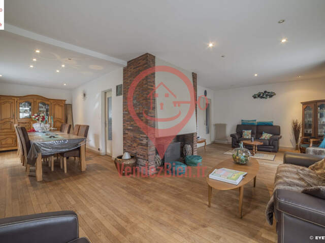 dpt cher (18), à vendre BOURGES Maison P8 de 264m2 avec gara — photo du bien