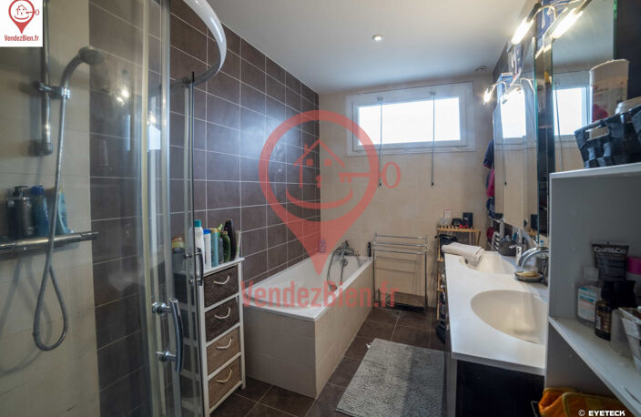 dpt cher (18), à vendre BOURGES Maison P8 de 264m2 avec gara — photo 4