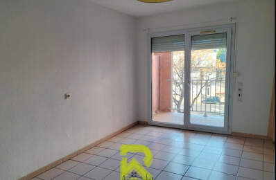 Studio avec balcon terrasse en CV résidence séniors — photo du bien