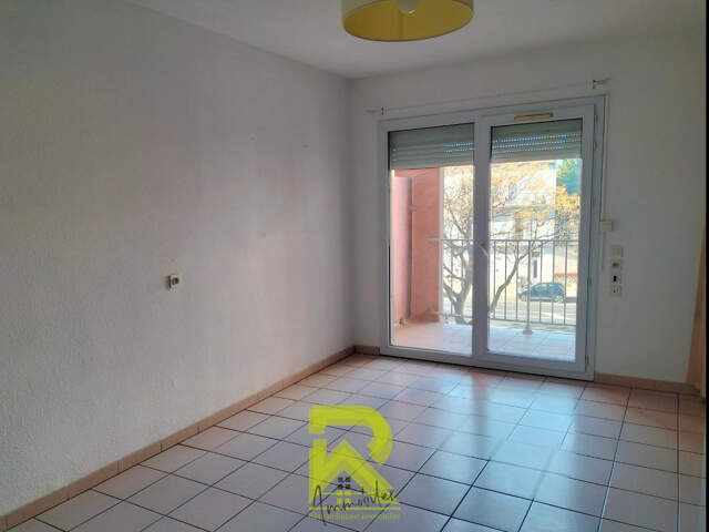 Studio avec balcon terrasse en CV résidence séniors — photo du bien