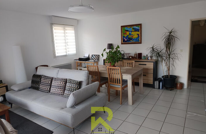 Appartement T3 en résidence sécurisée avec terrasse et place — photo 2