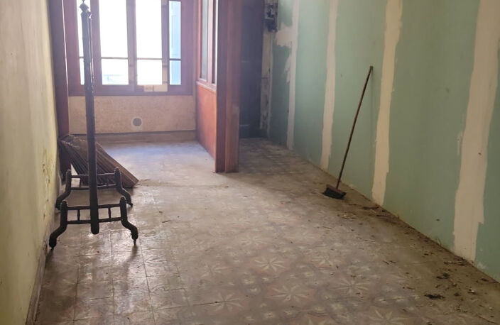 LIMOUX maison de ville en r+2 à rénover — photo 2