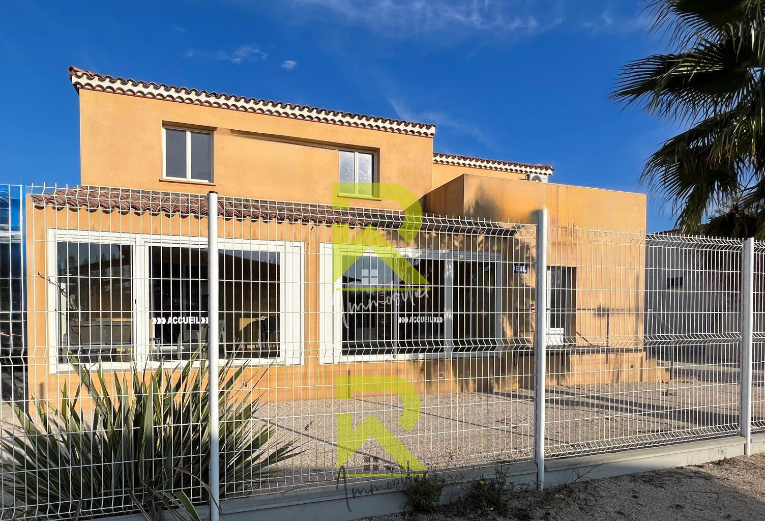Immeuble professionnel locatif (bureaux, appartements ) Mars — photo 1