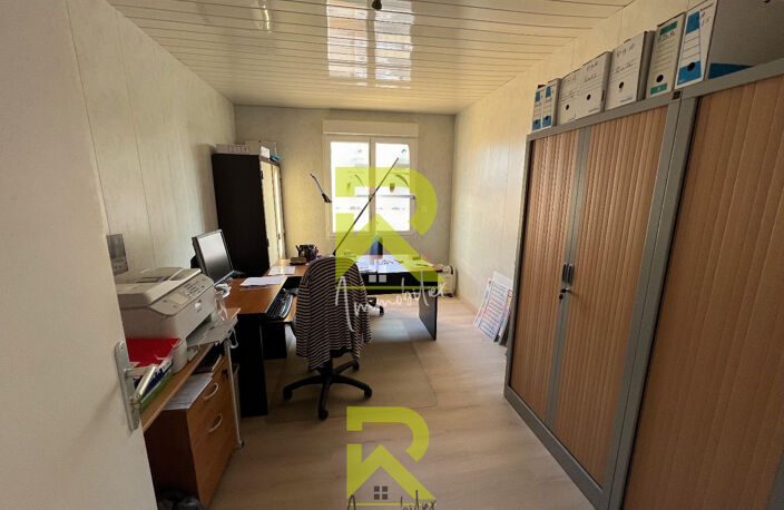 Immeuble professionnel locatif (bureaux, appartements ) Mars — photo 4