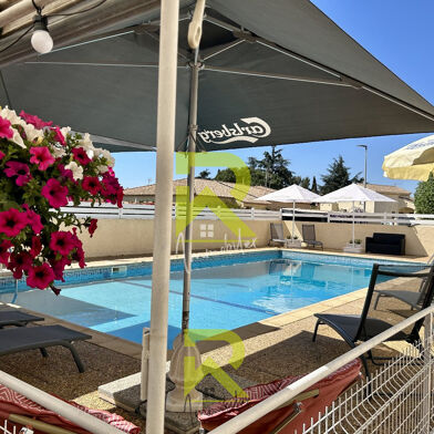 Commerce  432000 €