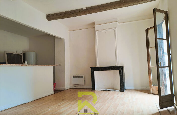 Agde-Appartement T3 duplex à rénover — photo 3