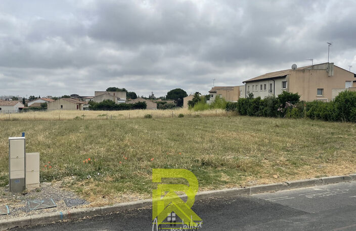 Terrain constructible à Servian hors lotissements — photo 3
