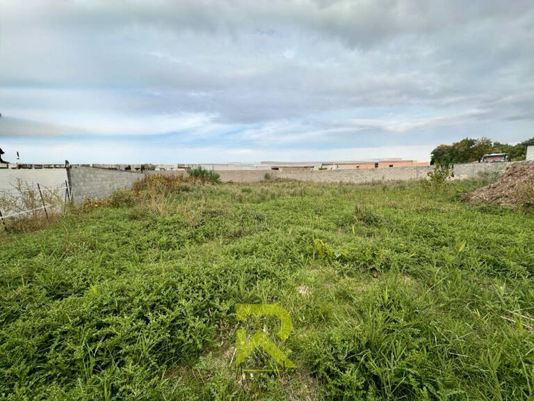 Grau D'Agde terrain viabilisé de 1000m2 Plat à 350m de la pl — photo 1