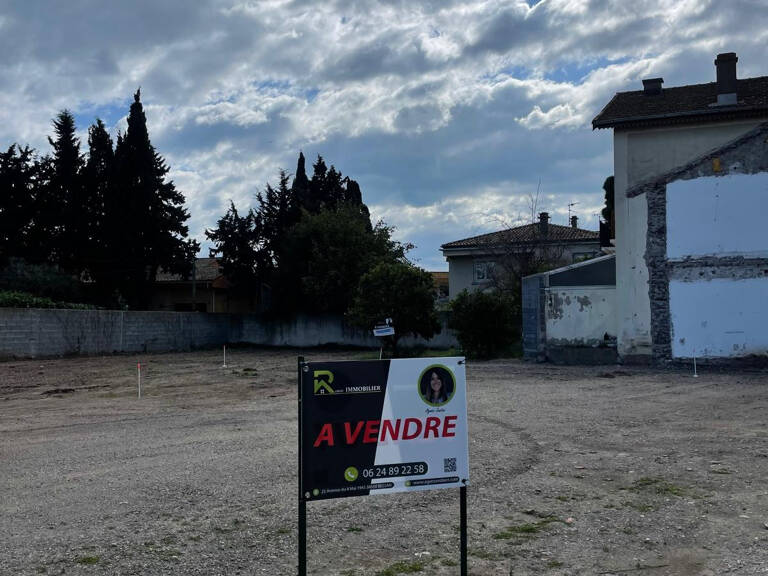Terrain en centre ville à bâtir — photo 1