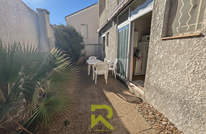 GRAU D'AGDE : Ensemble immobilier avec Cour et Cellier proch — photo 2