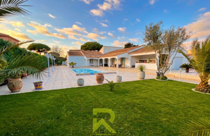 LE GRAU D'AGDE : VILLA PLAIN PIED, 4 FACES, SANS VIS A VIS, — photo 2