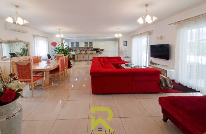LE GRAU D'AGDE : VILLA PLAIN PIED, 4 FACES, SANS VIS A VIS, — photo 3