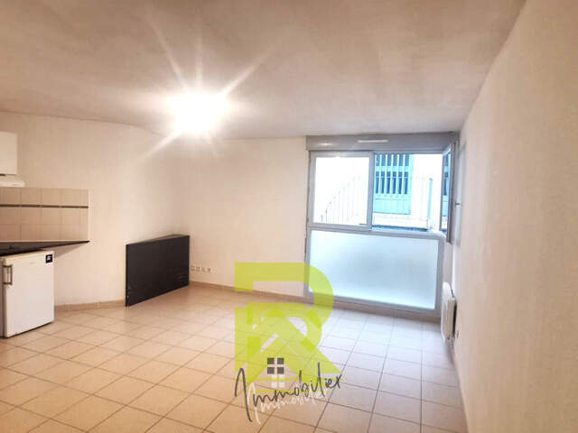 STUDIO 31m2 avec Parking intérieur - Libre d'occupation — photo du bien