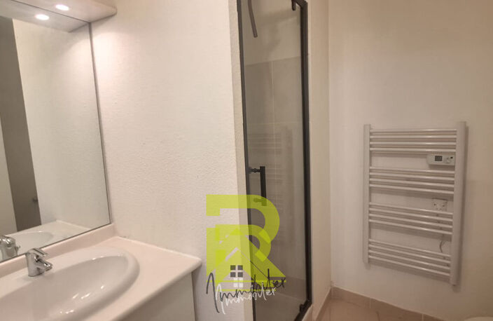 STUDIO 31m2 avec Parking intérieur - Libre d'occupation — photo 3