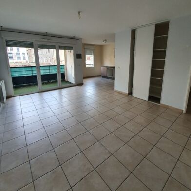 Appartement 3 pièces 836 €