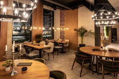 Commerce  242000 €