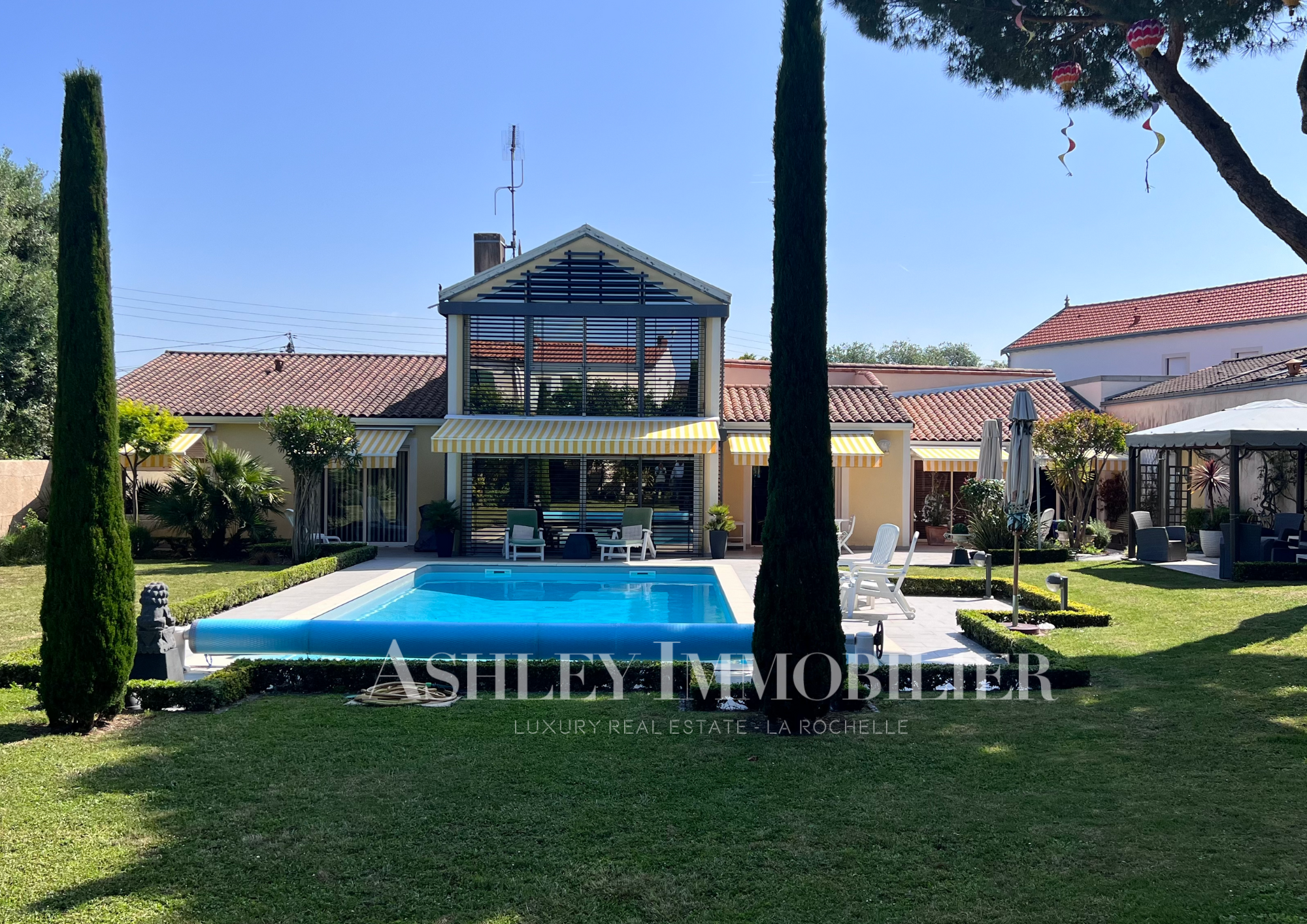 Villa / Maison  T7 à vendre Rochelle (La) 17000