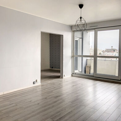 Appartement 4 pièces 677 €