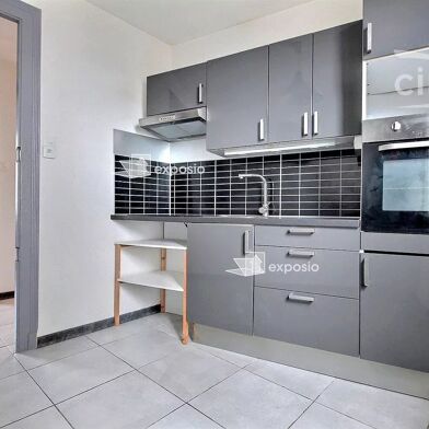 Appartement 3 pièces 701 €