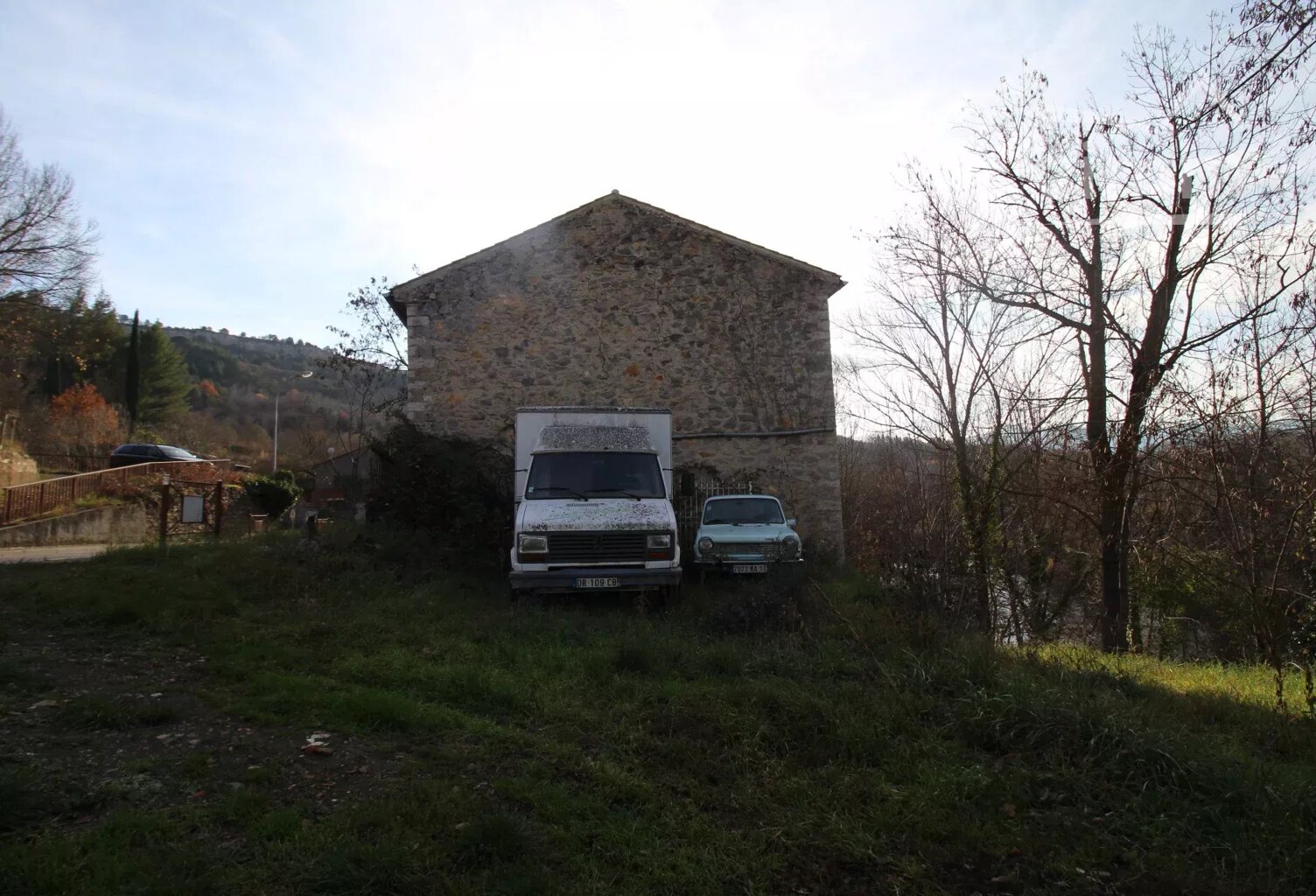 A vendre une grange de 98 m² au sol sur 2 niveaux — photo 1