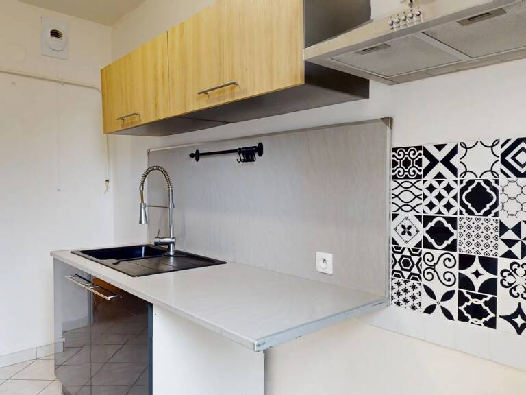 A LOUER - Appartement 3 pièces avec parking situé à CHARTRES avec chauffage compris — photo 1