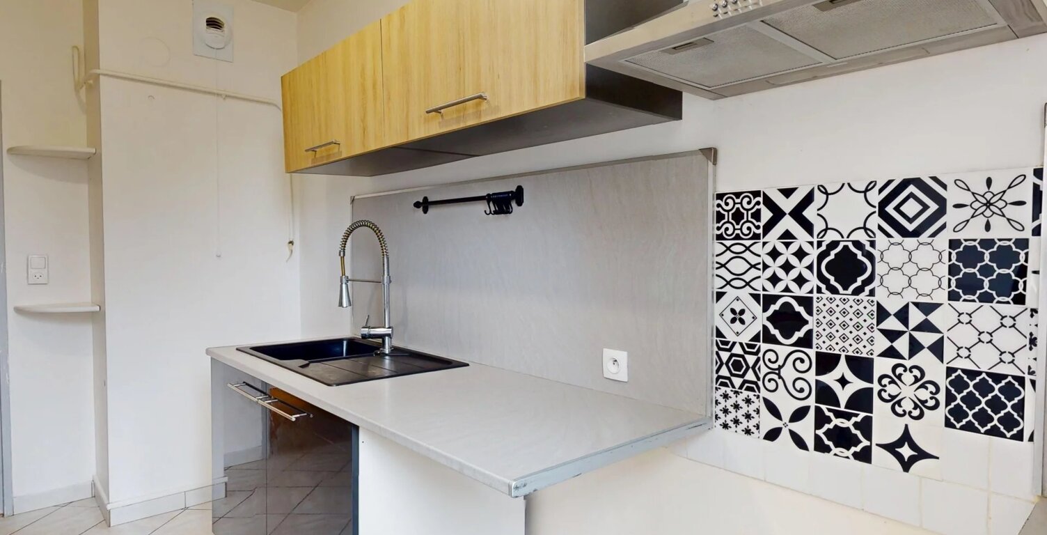 A LOUER - Appartement 3 pièces avec parking situé à CHARTRES avec chauffage compris — photo 1