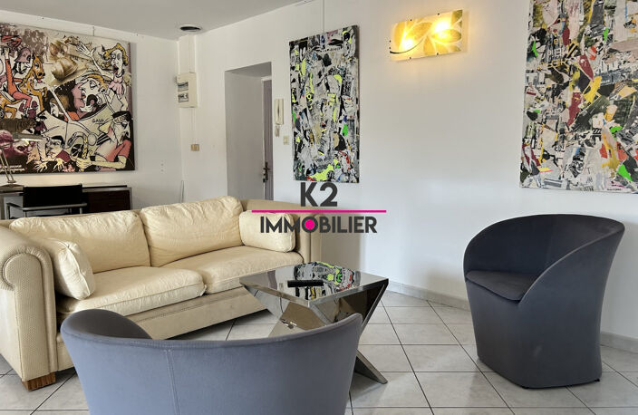 APPARTEMENT DE 69,79 m² — photo 2