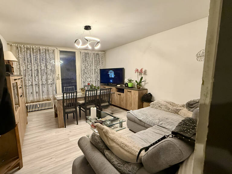 Cluses La Sardagne T3 de 77m2 pour investisseur — photo 1