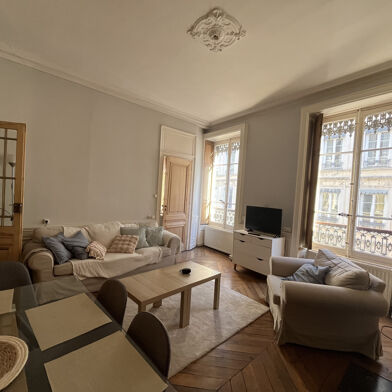 Appartement 3 pièces 1100 €