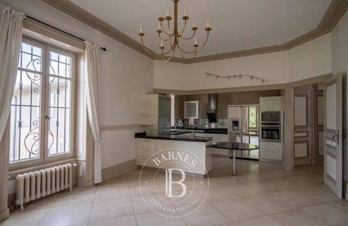 Saint-Didier de Formans - Propriété avec maison de 291m² environ - 5 chambres - Dépendances - Piscine -  Parc clos — photo 5