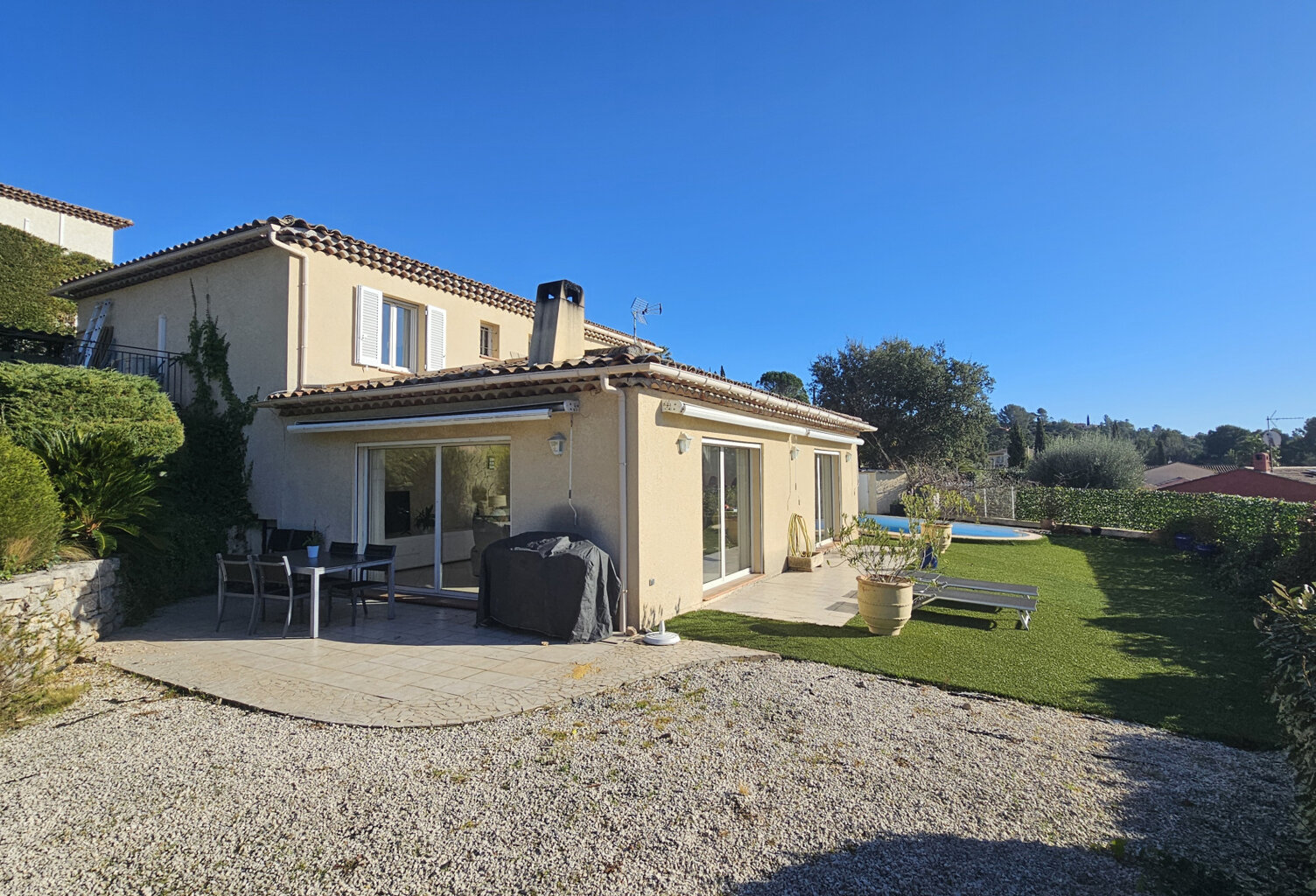 FREJUS, superbe villa avec piscine dans domaine sécurisé — photo 1