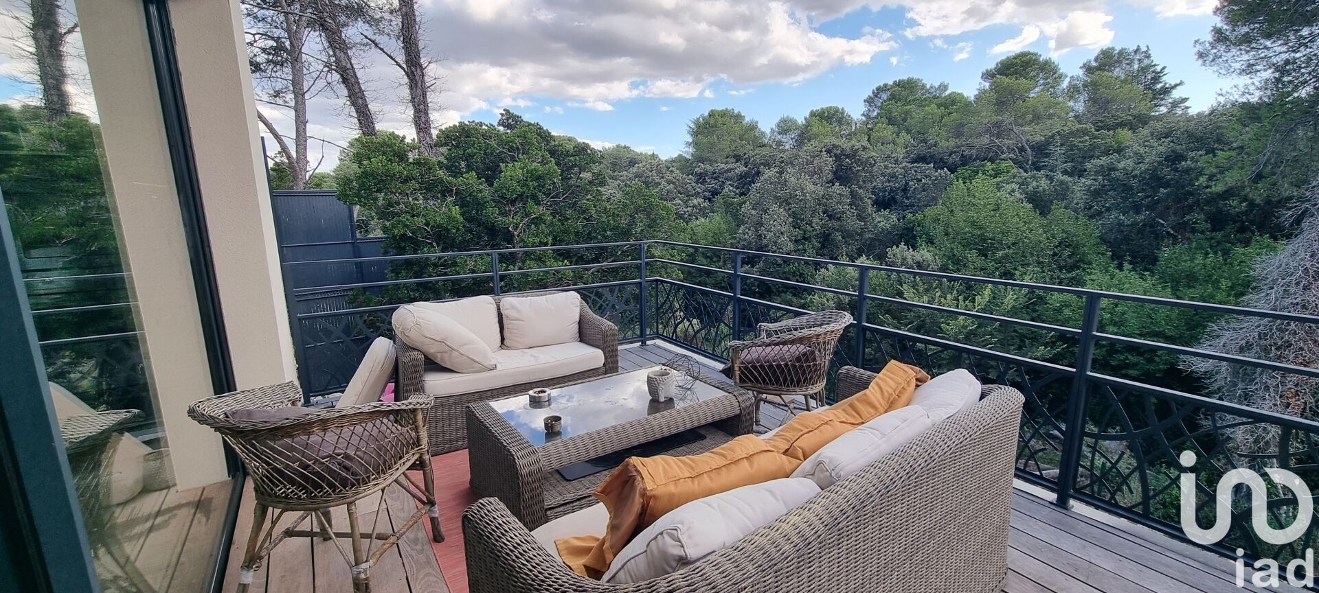 Nimes - 200m² - 5p. - 4ch.