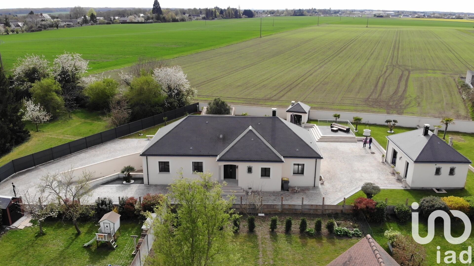 Chaingy - 210m² - 7p.