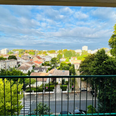 Appartement 4 pièces 1360 €