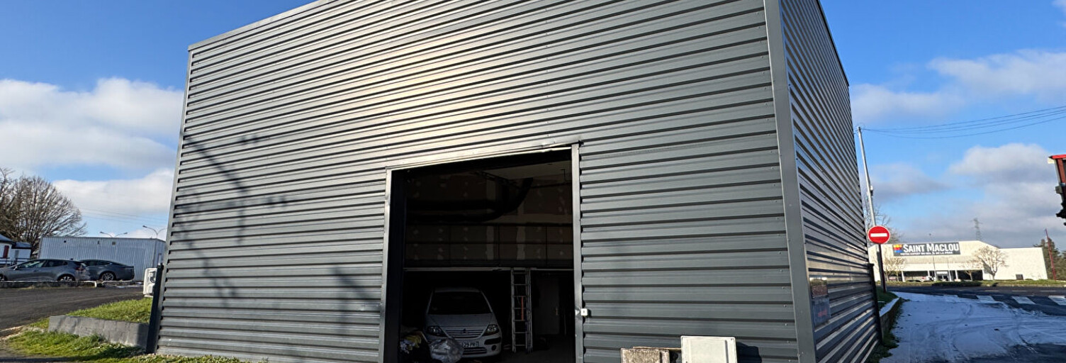 Local industriel  150 m² à louer à La Couronne (16400)
