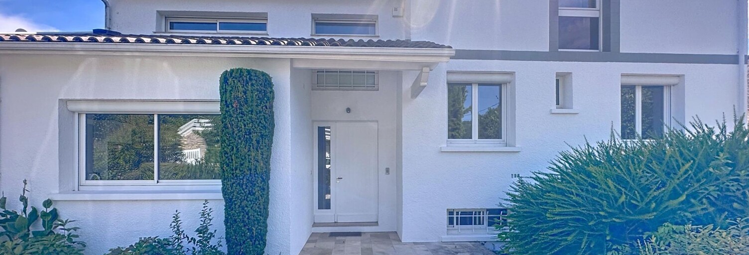 Maison 9 Pièces 271 m² à vendre à Cahors (46000)