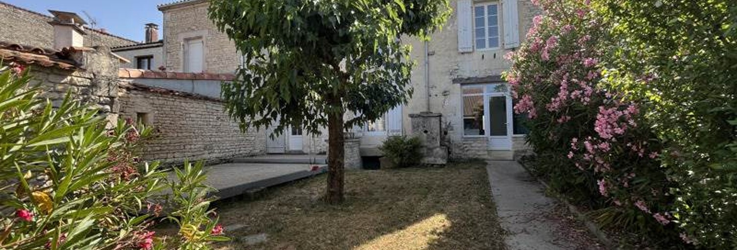 Maison 9 Pièces 227 m² à vendre à Rouillac (16170)