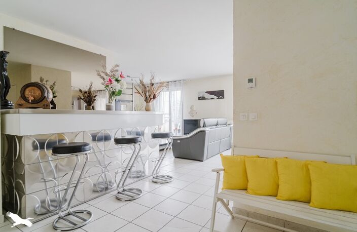 Vente appartement 4 pièces 100 m² Décines-Charpieu (69150) — photo 4