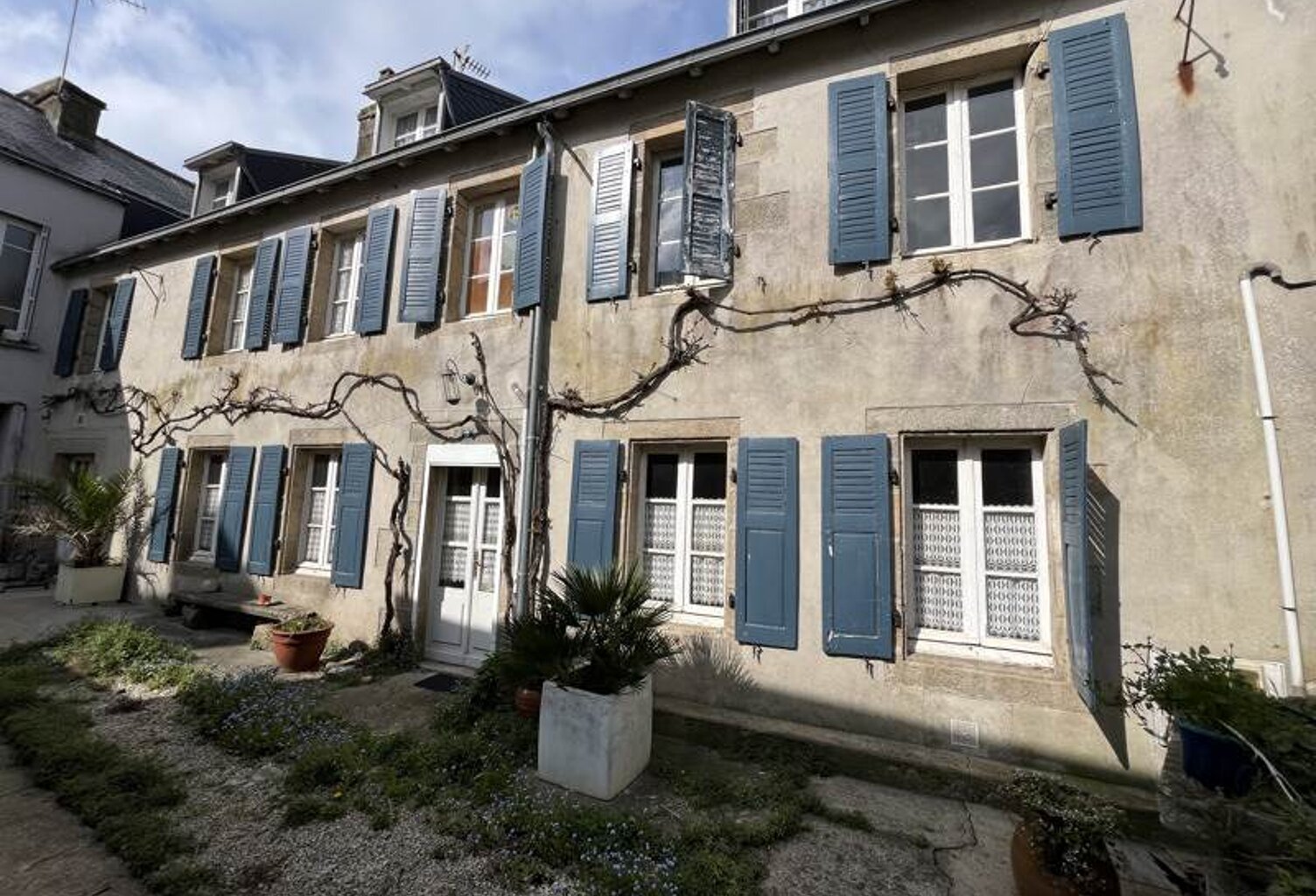 Maison en pierre de 7 pièces principales — photo 1